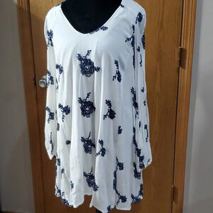 Free people embroidered floral boho keyhole back flowing summer dress